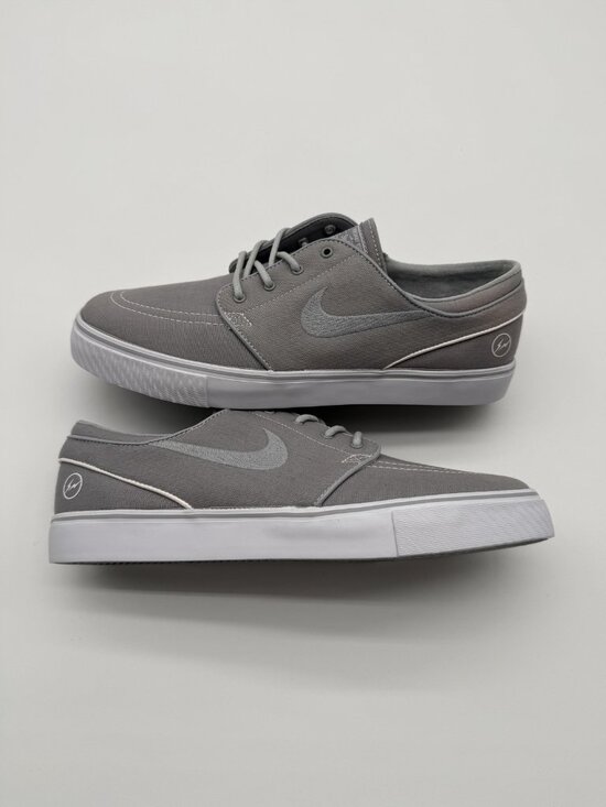New Nike SB Stefan Janoski X Fragment Shoes Mens Size 9 Gray Skate 628892 010 main image 12